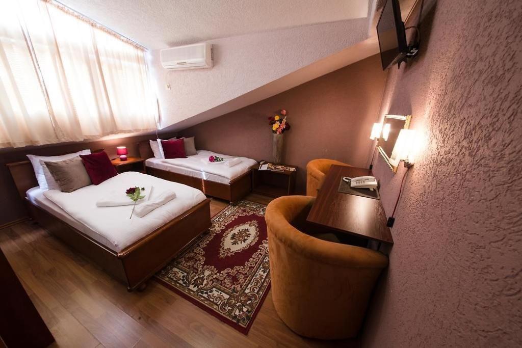 Hotel Ideall Podgoriţa Cameră foto