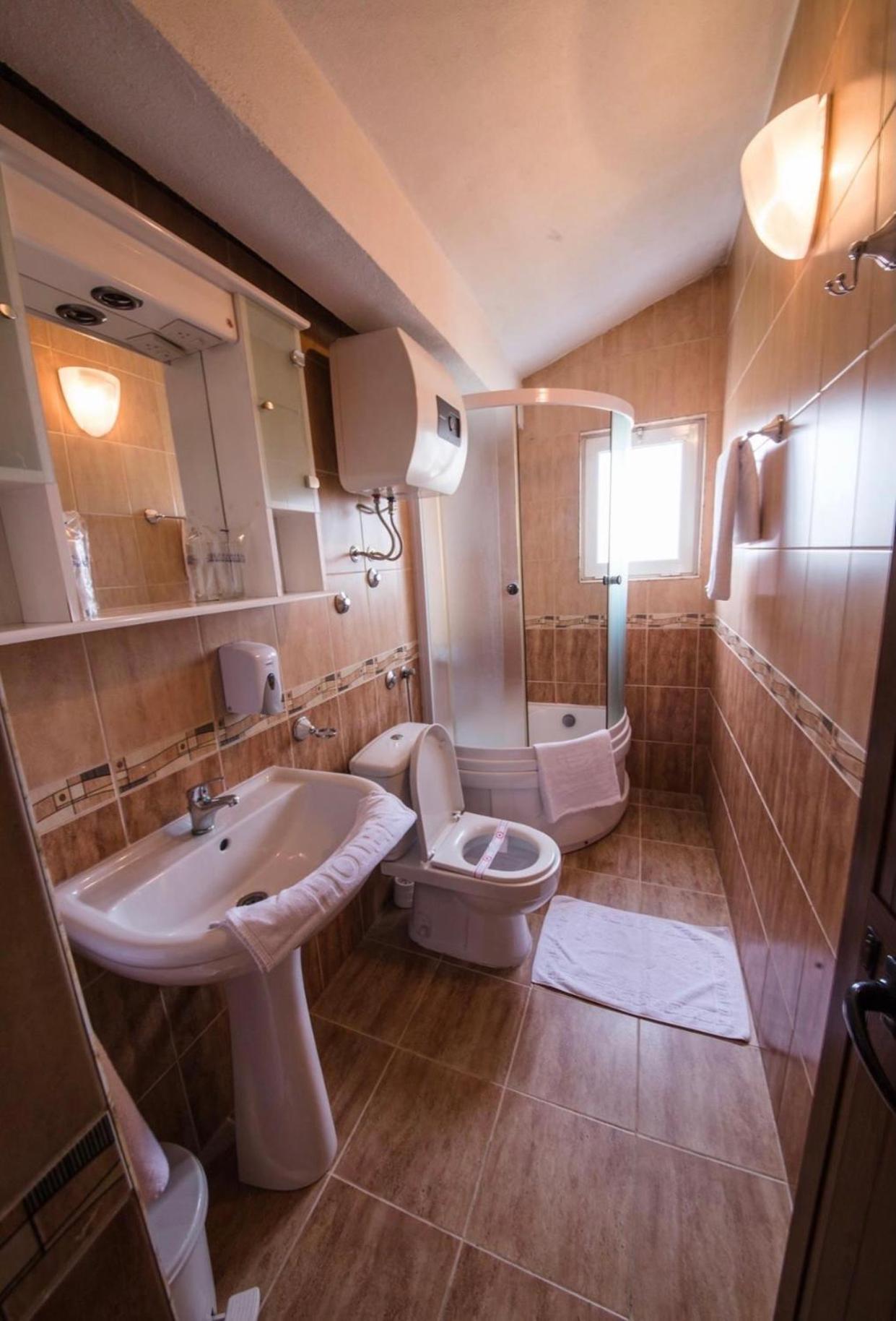Hotel Ideall Podgoriţa Cameră foto